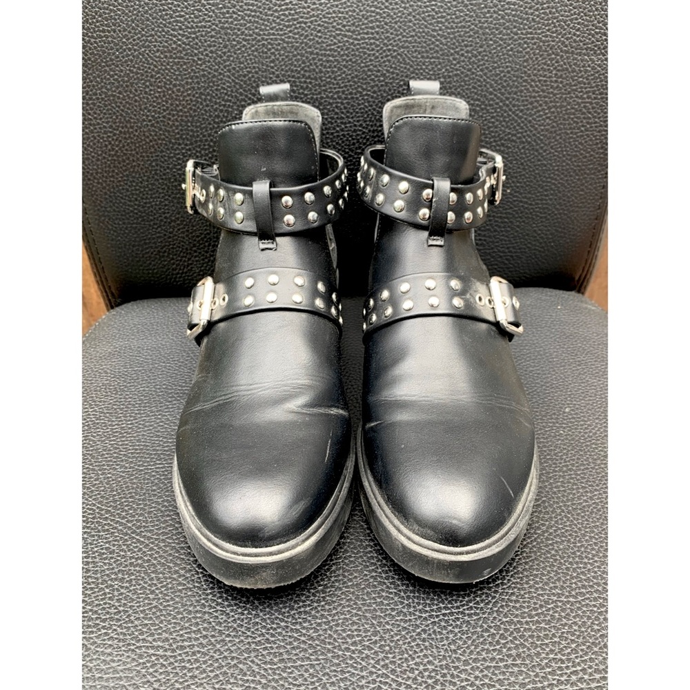 Divided Boots